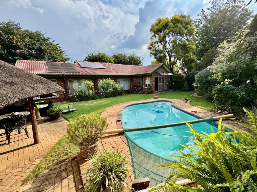 3 Bedroom Property for Sale in Kannoniers Park North West